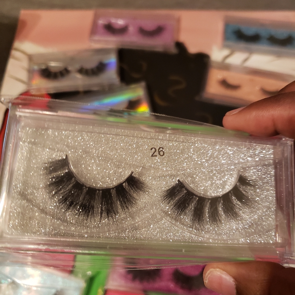 Lashes - Picture 8 of 8